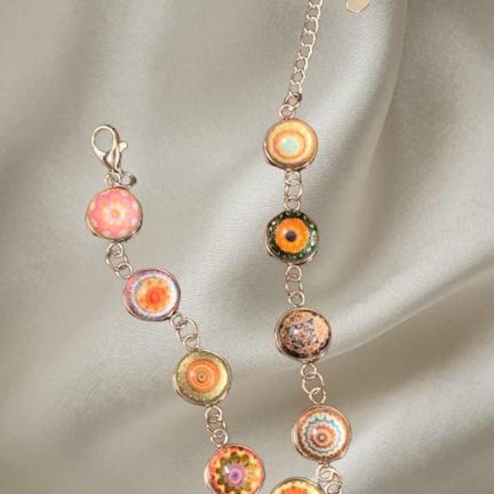 Pastel floral beaded bracelet with silver‎ chain #cottagecore #fairycore